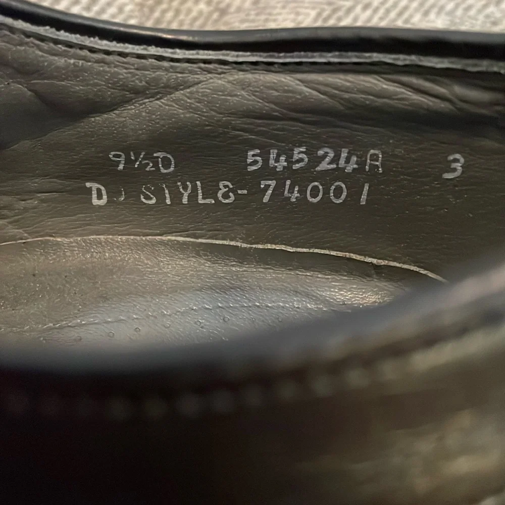 Foot Joy Classics black leather cap toe Oxford size 9.5 D